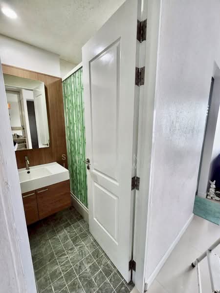 Q House Condo Sathorn, Bangkok, Thonburi Road, Khlong Ton Sai, Khlong San, Bangkok, 1 Bedroom, 43 sqm, Condo For Rent, by Suwanna Singsawat, 8412217 - DDproperty.com