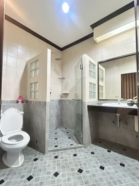 ให้เช่าบ้านเดี่ยวหลังใหญ่ ทำเลดีใกล้BTSเอกมัย, Bangkok, เอกมัย, Khlong Tan Nua, Watthana, Bangkok, 3 Bedrooms, 300 sqm, Single Detached House For Rent, by Khun Aranya, 8447828 - DDproperty.com