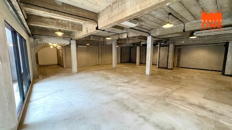 Home office in Town in Town village, Soi 7, 3 storey, 2 buildings at the corner, Bangkok, 1611 Thanon Si Vara, Phlapphla, Wang Thonglang, Bangkok, , 1,300 sqm, Office Space For Rent, by ธัชเวท จิระติวานนท์, 8453364 - DDproperty.com