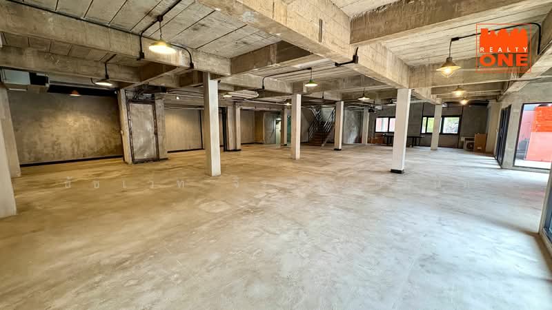 Home office in Town in Town village, Soi 7, 3 storey, 2 buildings at the corner, Bangkok, 1611 Thanon Si Vara, Phlapphla, Wang Thonglang, Bangkok, , 1,300 sqm, Office Space For Rent, by ธัชเวท จิระติวานนท์, 8453364 - DDproperty.com