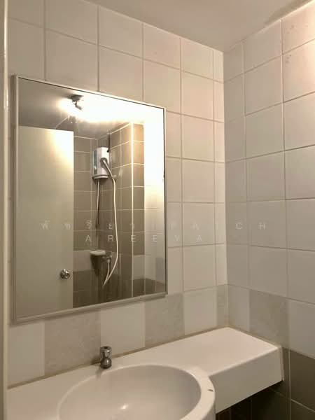 Lumpini Condo Town Bodindecha Ramkhamhaeng, Bangkok, Soi Ramkhamhaeng 43/1, Phlapphla, Wang Thonglang, Bangkok, 1 Bedroom, 28 sqm, Condo For Sale, by Living Condo, 8526393 - DDproperty.com