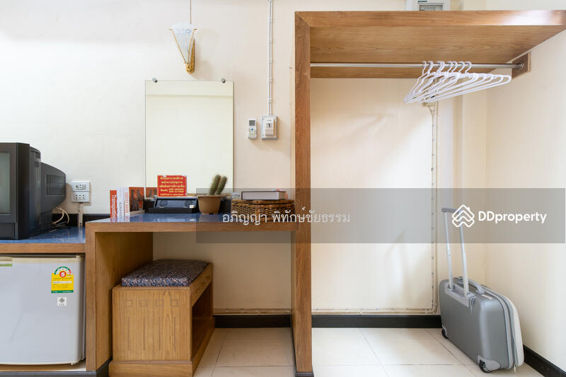 ห้องนอนสำหรับ 3 คน บนตึก ขายโรงแรมในนครสวรรค์ Hotel resort in Nakhonsawan