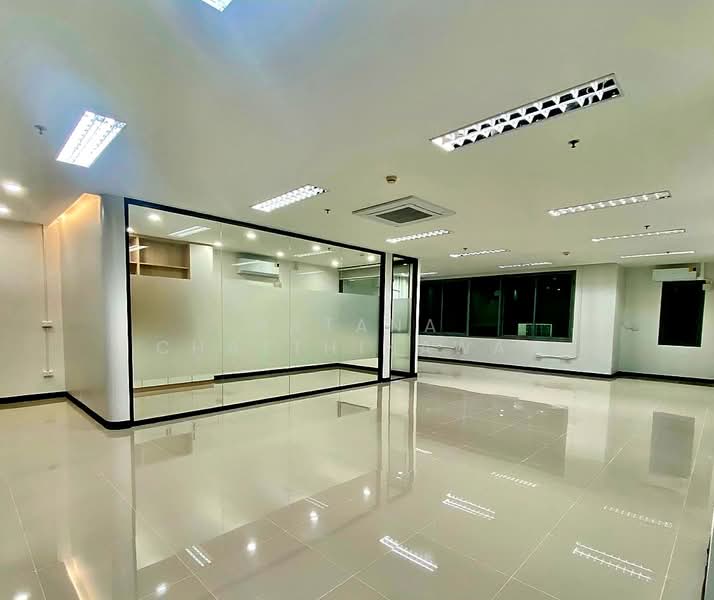 Office space in plaza near BTS Ekkamai for rent 41 sqm. 25,568/month, Bangkok, Ramada, Bang Chak, Phra Khanong, Bangkok, , 92 sqm, Retail Space For Rent, by Ratana Chatthinawat, 8604105 - DDproperty.com