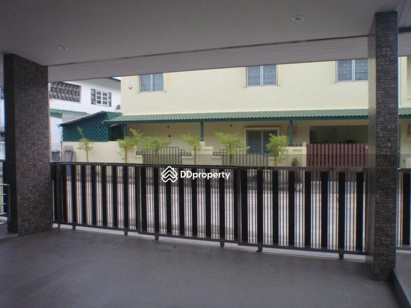 ที่จอดรถ 2 คัน