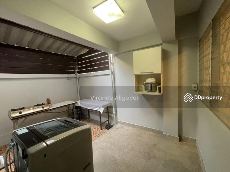 เช่า ทาวน์โฮม 3 ชั้น ครึ่ง ถ.สุทธิสารแยก1 เขต ดินแดง, Bangkok, Din Daeng, Din Daeng, Bangkok, 5 Bedrooms, 170 sqm, Townhouse For Rent, by วิรณี, 8612421 - DDproperty.com