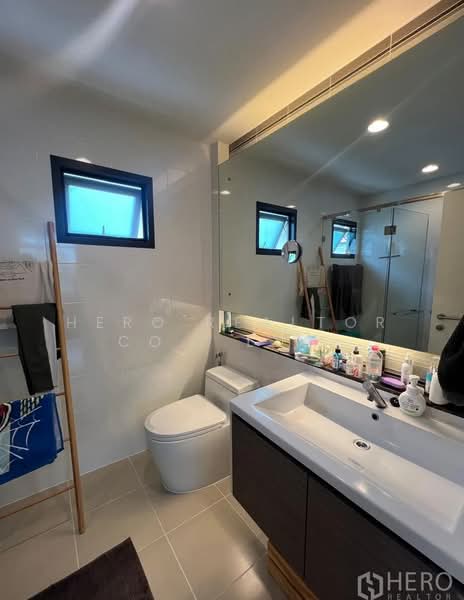 For Rent-Modern Detached House in Setthasiri Krungthep Kreetha HRE13067, Bangkok, Hua Mak, Bang Kapi, Bangkok, 4 Bedrooms, 184 sqm, Single Detached House For Rent, by Hero Realtor Co., Ltd., 8612634 - DDproperty.com