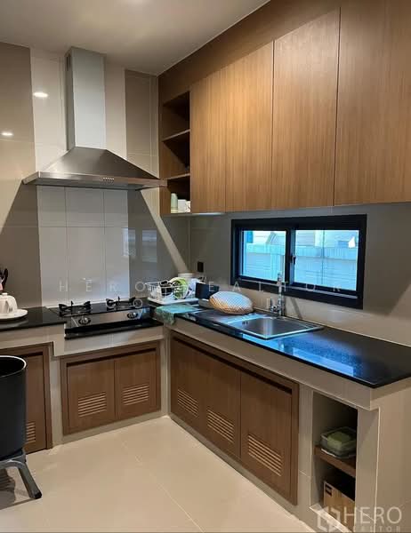 For Rent-Modern Detached House in Setthasiri Krungthep Kreetha HRE13067, Bangkok, Hua Mak, Bang Kapi, Bangkok, 4 Bedrooms, 184 sqm, Single Detached House For Rent, by Hero Realtor Co., Ltd., 8612634 - DDproperty.com