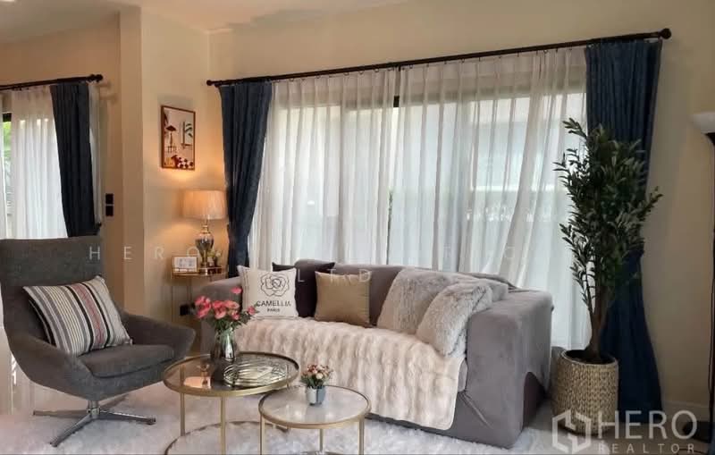 For Rent-Modern Detached House in Setthasiri Krungthep Kreetha HRE13067, Bangkok, Hua Mak, Bang Kapi, Bangkok, 4 Bedrooms, 184 sqm, Single Detached House For Rent, by Hero Realtor Co., Ltd., 8612634 - DDproperty.com