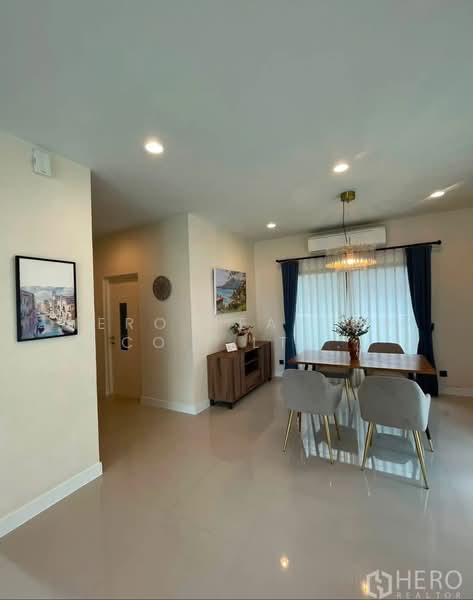 For Rent-Modern Detached House in Setthasiri Krungthep Kreetha HRE13067, Bangkok, Hua Mak, Bang Kapi, Bangkok, 4 Bedrooms, 184 sqm, Single Detached House For Rent, by Hero Realtor Co., Ltd., 8612634 - DDproperty.com