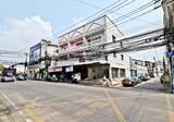 ขาย อาคารพาณิชย์ 3 ชั้น 4 คูหา ห้องมุม หน้าติดถนน 2 ด้าน พื้นที่รวม 106 ตร.ว ถ.สุขาประชาสรรค์3 วัดกู้ เหมาะทำออฟฟิศ โกดัง ร้านค้า ขายด่วน 13.9 ล้านบาท - DDproperty.com