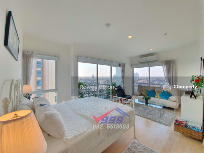 Master bedroom at corner