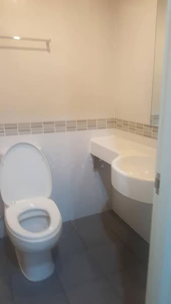 Lumpini Park Rama 9-Ratchada, Bangkok, 888 Chaturathit Road, Bang Kapi, Huai Khwang, Bangkok, 1 Bedroom, 30 sqm, Condo For Rent, by Living Condo, 8674683 - DDproperty.com