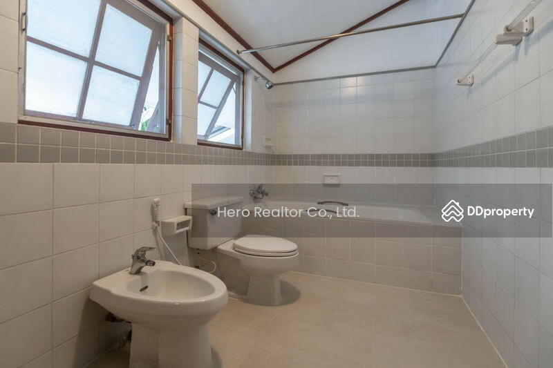 ให้เช่า - For Rent Bangkok Single House Phloen Chit BTS Phloen Chit Pathum Wan BRE15652, กรุงเทพ