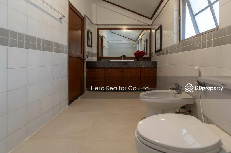 ให้เช่า - For Rent Bangkok Single House Phloen Chit BTS Phloen Chit Pathum Wan BRE15652, กรุงเทพ