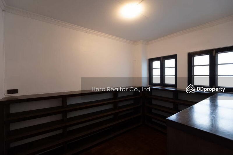 ให้เช่า - For Rent Bangkok Single House Phloen Chit BTS Phloen Chit Pathum Wan BRE15652, กรุงเทพ
