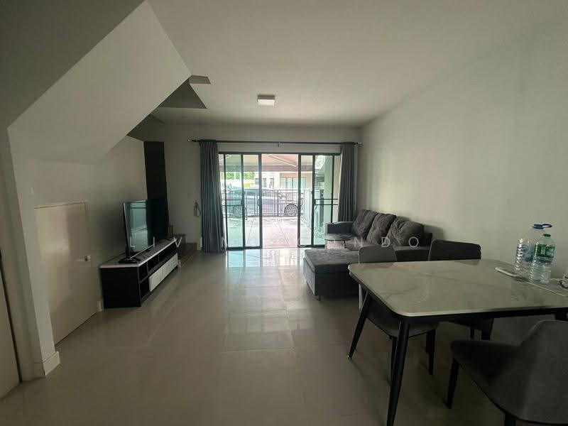 ทาวน์โฮม บ้านกลางเมือง ศรีนครินทร์ - อ่อนนุช, Bangkok, Prawet, Bangkok, 3 Bedrooms, 141 sqm, Townhouse For Rent, by Living Condo, 8747911 - DDproperty.com