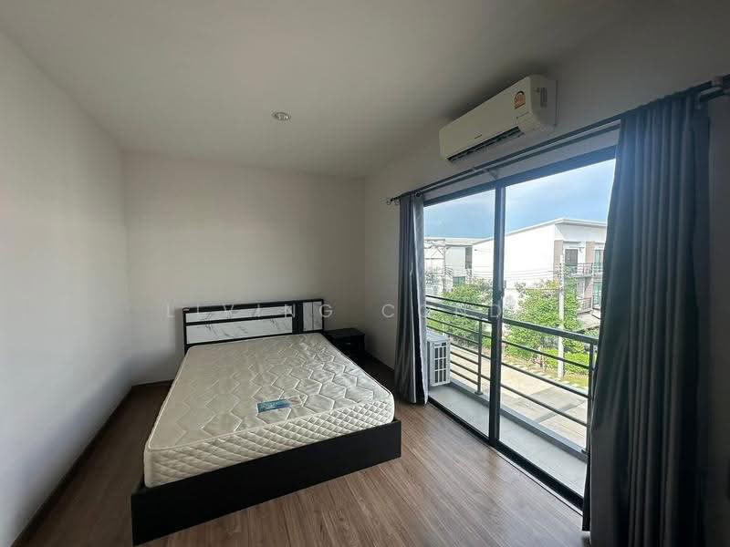 ทาวน์โฮม บ้านกลางเมือง ศรีนครินทร์ - อ่อนนุช, Bangkok, Prawet, Bangkok, 3 Bedrooms, 141 sqm, Townhouse For Rent, by Living Condo, 8747911 - DDproperty.com
