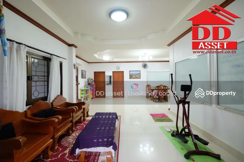 ขาย - ขายบ้านเดี่ยวหลังใหญ่ พร้อมที่ดิน เนื้อที่ 200.1 ตร.ว. ติดถนน ใกล้ชายหาดขนอม ศาลหลักเมือง ใกล้วัดเจดีย์ไอ้ไข่ อำเภอขนอม นครศรีธรรมราช, นครศรีธรรมราช