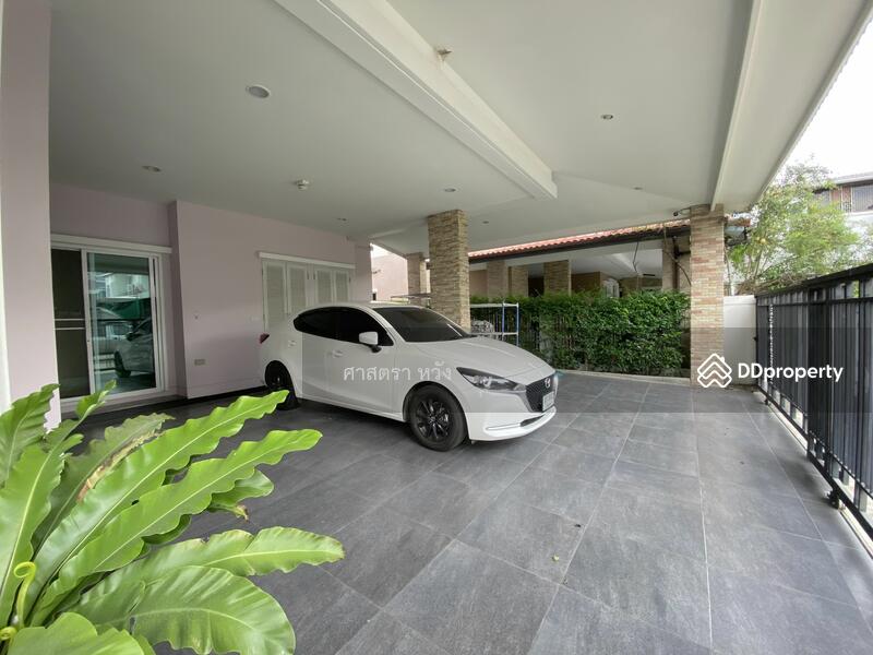 บริเวณโรงรถ