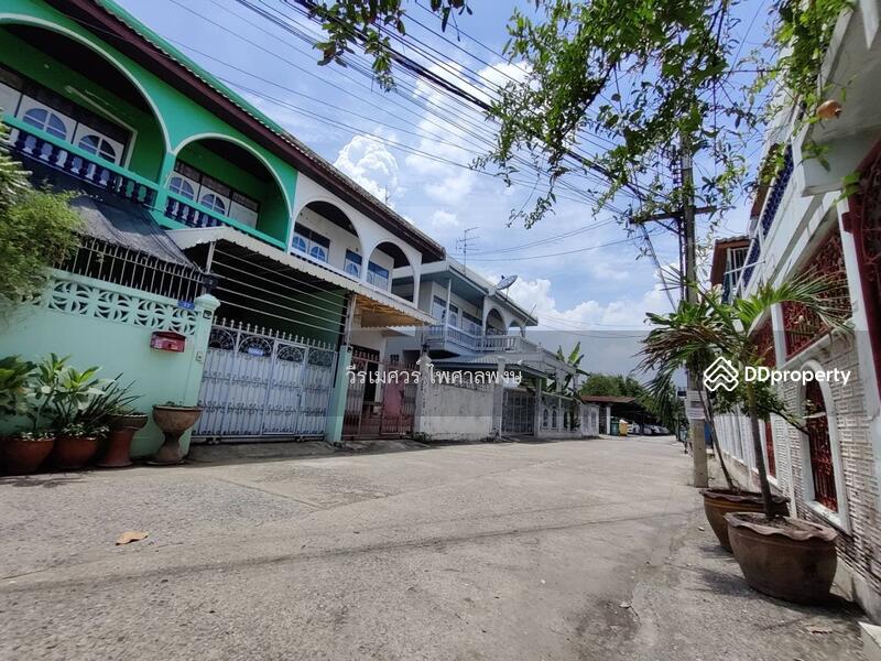 ขายถูก! ทาวน์เฮ้าส์ ขนาดใหญ่ ซอยบางแวก 58 (ใกล้ BTS + MRT บางหว้า) 37 ตร.ว. 220 ตร.ม. 5 นอน 2 น้ำ 