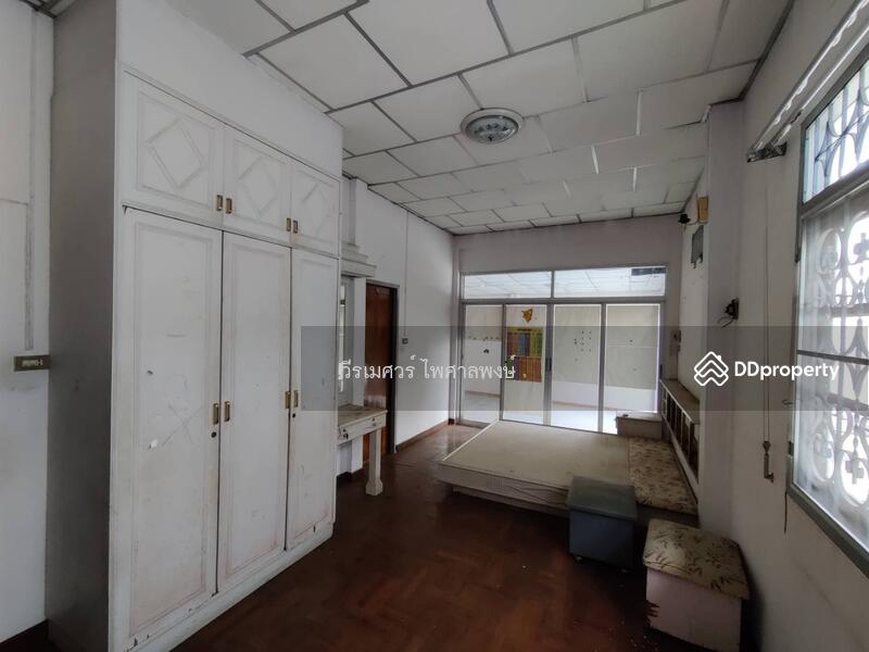 ขายถูก! ทาวน์เฮ้าส์ ขนาดใหญ่ ซอยบางแวก 58 (ใกล้ BTS + MRT บางหว้า) 37 ตร.ว. 220 ตร.ม. 5 นอน 2 น้ำ 