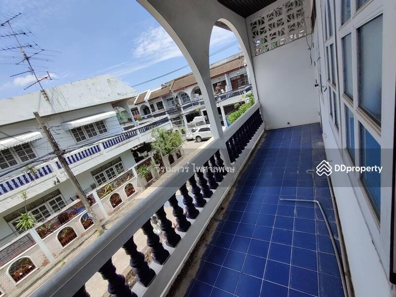 ขายถูก! ทาวน์เฮ้าส์ ขนาดใหญ่ ซอยบางแวก 58 (ใกล้ BTS + MRT บางหว้า) 37 ตร.ว. 220 ตร.ม. 5 นอน 2 น้ำ 