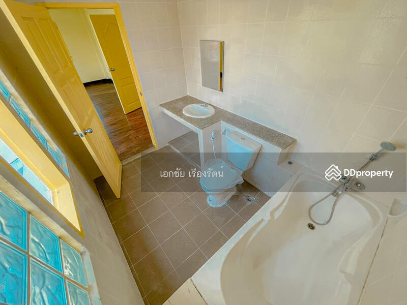 หมู่บ้าน เค.ซี. พาร์ควิลล์ 59.9 ตร.วา บ้านหัวมุม 083-179-6067แอร์