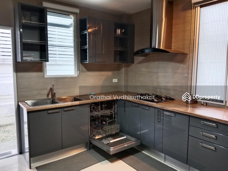 Kitchen with dishwasher