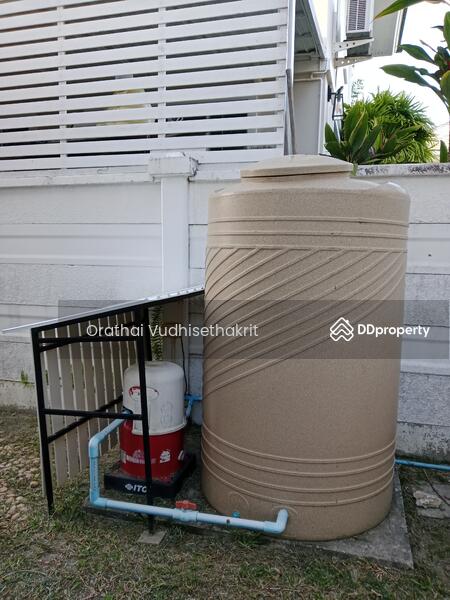 Water pump and tank