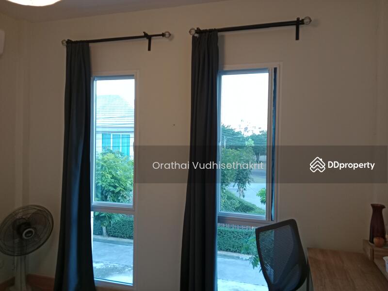 Second bedroom windows