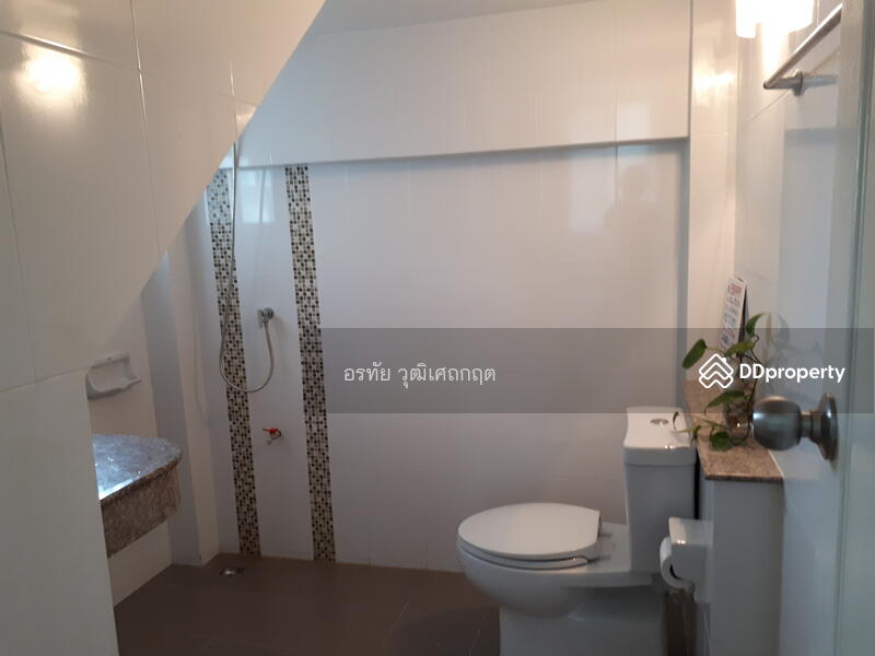 Shower and toilet on first floor