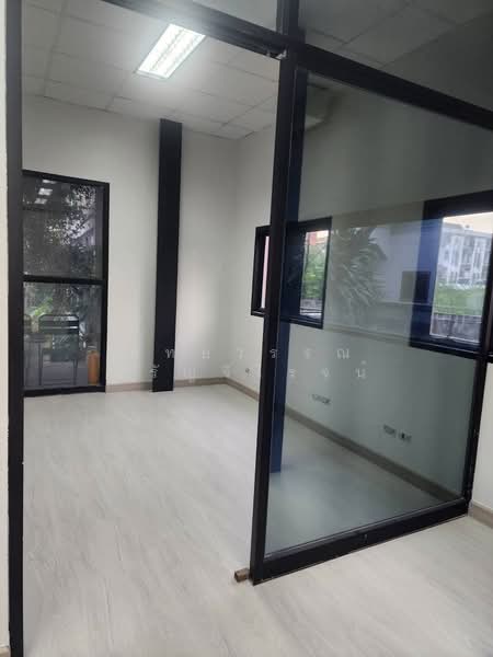 Office with land for sale, Ladprow 93, land 501 sqw. 3 floors, Sale 85,000,000 baht, Bangkok, ถนนลาดพร้าว, Khlong Chaokhun Sing, Wang Thonglang, Bangkok, , 593 sqm, Office Space For Sale, by คัทยวรรณ หิรัญจิโรจน์, 8850319 - DDproperty.com