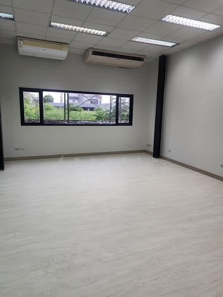 Office with land for sale, Ladprow 93, land 501 sqw. 3 floors, Sale 85,000,000 baht, Bangkok, ถนนลาดพร้าว, Khlong Chaokhun Sing, Wang Thonglang, Bangkok, , 593 sqm, Office Space For Sale, by คัทยวรรณ หิรัญจิโรจน์, 8850319 - DDproperty.com