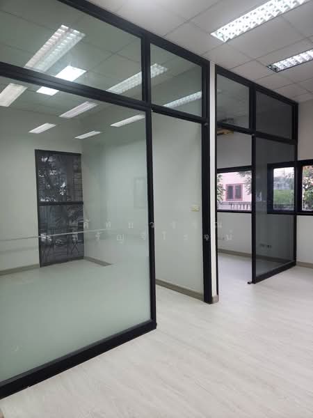 Office with land for sale, Ladprow 93, land 501 sqw. 3 floors, Sale 85,000,000 baht, Bangkok, ถนนลาดพร้าว, Khlong Chaokhun Sing, Wang Thonglang, Bangkok, , 593 sqm, Office Space For Sale, by คัทยวรรณ หิรัญจิโรจน์, 8850319 - DDproperty.com