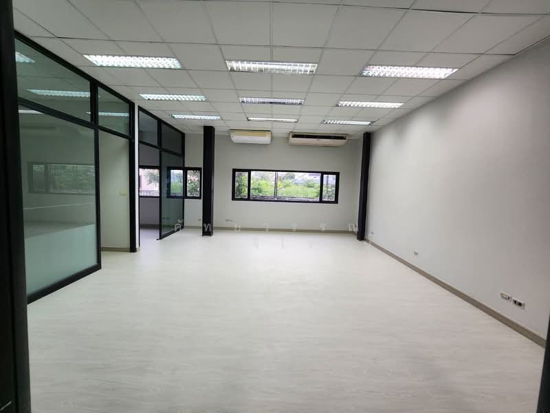 Office with land for sale, Ladprow 93, land 501 sqw. 3 floors, Sale 85,000,000 baht, Bangkok, ถนนลาดพร้าว, Khlong Chaokhun Sing, Wang Thonglang, Bangkok, , 593 sqm, Office Space For Sale, by คัทยวรรณ หิรัญจิโรจน์, 8850319 - DDproperty.com
