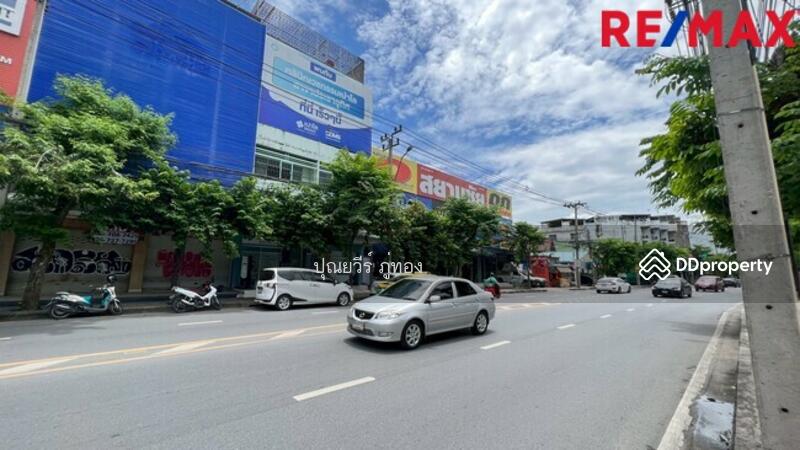 ขาย ที่ดิน อาคาร ติดถนนประชาอุทิศ มีที่จอดรถส่วนตัว 125 ตรว. ราคา 22 ล้าน