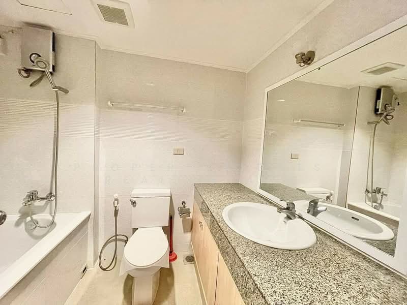 Royal Castle Sukhumvit, Bangkok, 30 Soi Sukhumvit 39, Khlongtoei Nua, Watthana, Bangkok, 3 Bedrooms, 133 sqm, Condo For Rent, by PROPERTYSIGHTS REAL ESTATE, 8875287 - DDproperty.com