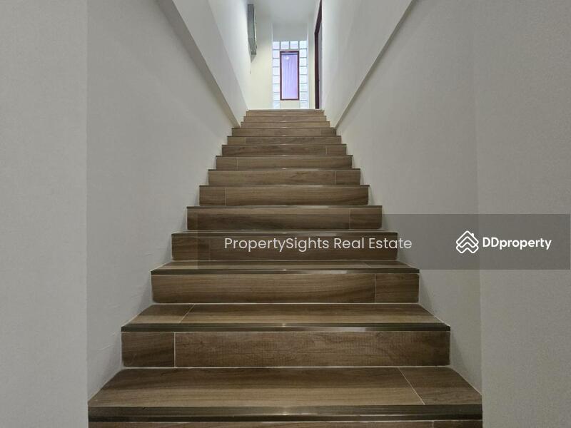 Townhouse in Thonglor, Bangkok, Khlong Tan Nua, Watthana, Bangkok, 5 Bedrooms, 400 sqm, Townhouse For Rent, by PROPERTYSIGHTS REAL ESTATE, 8945454 - DDproperty.com