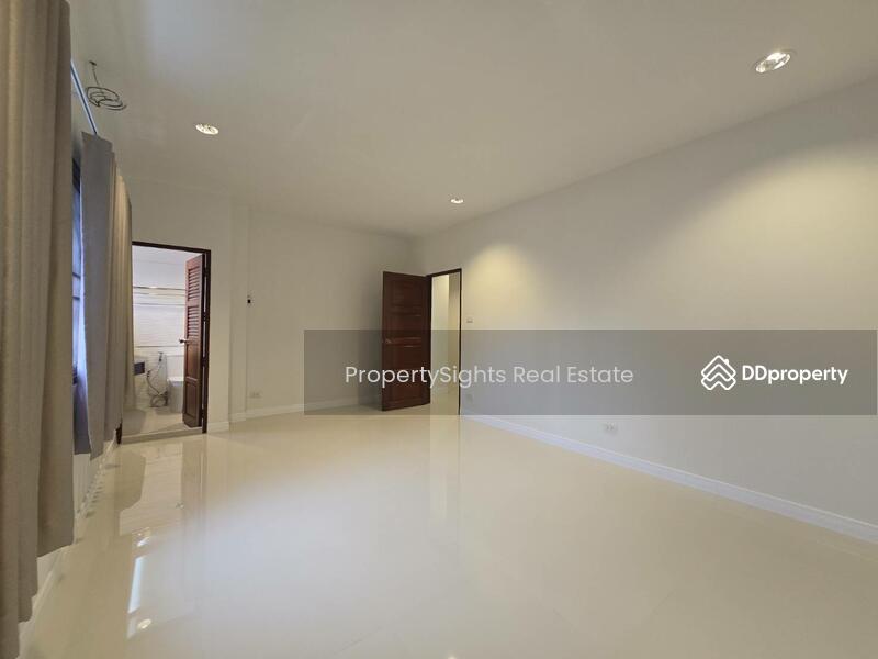 Townhouse in Thonglor, Bangkok, Khlong Tan Nua, Watthana, Bangkok, 5 Bedrooms, 400 sqm, Townhouse For Rent, by PROPERTYSIGHTS REAL ESTATE, 8945454 - DDproperty.com