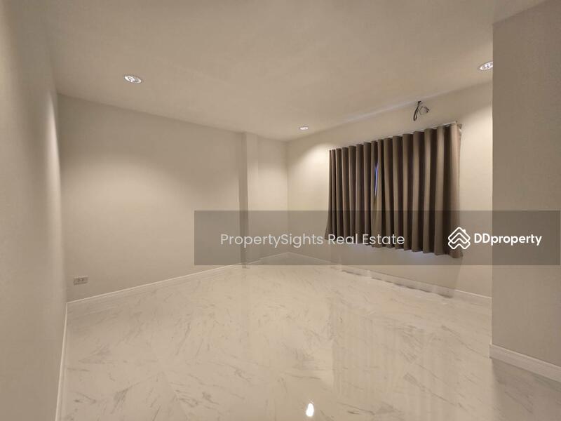 Townhouse in Thonglor, Bangkok, Khlong Tan Nua, Watthana, Bangkok, 5 Bedrooms, 400 sqm, Townhouse For Rent, by PROPERTYSIGHTS REAL ESTATE, 8945454 - DDproperty.com