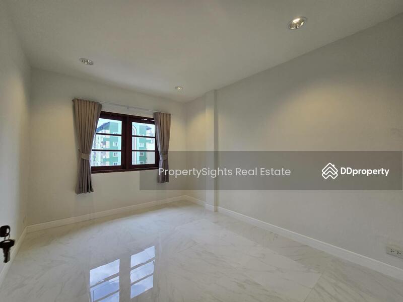 Townhouse in Thonglor, Bangkok, Khlong Tan Nua, Watthana, Bangkok, 5 Bedrooms, 400 sqm, Townhouse For Rent, by PROPERTYSIGHTS REAL ESTATE, 8945454 - DDproperty.com