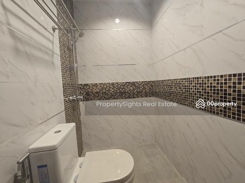Townhouse in Thonglor, Bangkok, Khlong Tan Nua, Watthana, Bangkok, 5 Bedrooms, 400 sqm, Townhouse For Rent, by PROPERTYSIGHTS REAL ESTATE, 8945454 - DDproperty.com