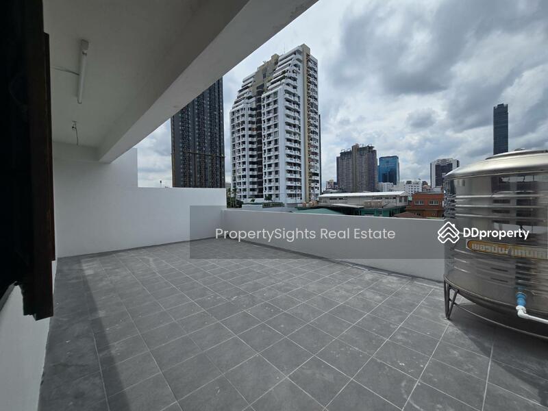 Townhouse in Thonglor, Bangkok, Khlong Tan Nua, Watthana, Bangkok, 5 Bedrooms, 400 sqm, Townhouse For Rent, by PROPERTYSIGHTS REAL ESTATE, 8945454 - DDproperty.com