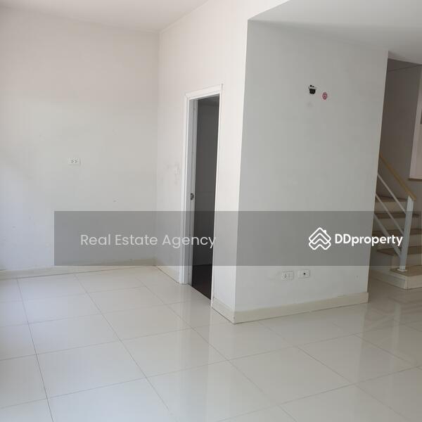 For Rent - ทาวโฮม 2 ชั้น จอดรถ 2 คัน, Bangkok