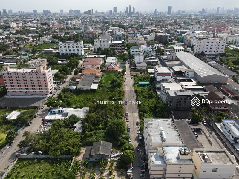 ขาย ที่ดินถนนศรีนครินทร์—ใกล้สถานี BTS เพียง 300 m. (เหมาะวางผังทำ Home Office +คอนโด Low Rise)