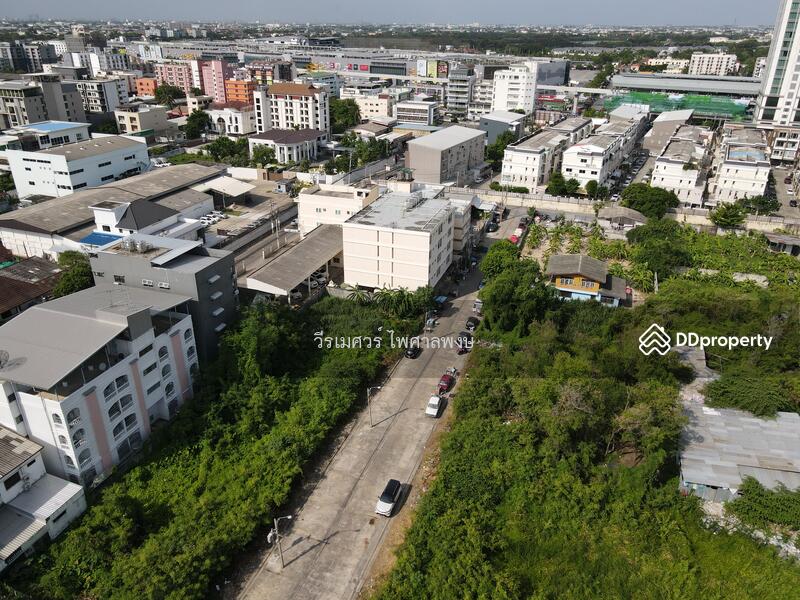 ขาย ที่ดินถนนศรีนครินทร์—ใกล้สถานี BTS เพียง 300 m. (เหมาะวางผังทำ Home Office +คอนโด Low Rise)