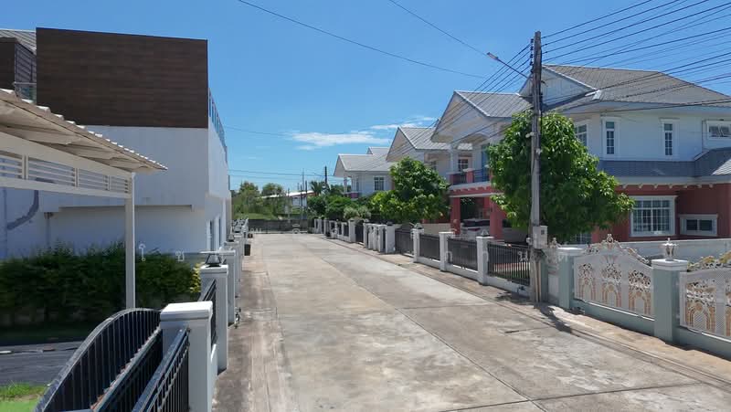บ้านเช่าใกล้เชฟวัน 4นอน 4 น้ำ พิกัดชลประทาน มีพื้นที่ จอดรถในบ้านได้2คัน บ้านมีเฟอร์แอร์ครบพร้อมอยู่, Nakhon Ratchasima, 789 ชลประทาน, Nai Muang, Muang Nakhon Ratchasima, Nakhon Ratchasima, 4 Bedrooms, 320 sqm, Single Detached House For Rent, by พลิศภัสร์ โชคธนวีระกานต์, 9068491 - DDproperty.com