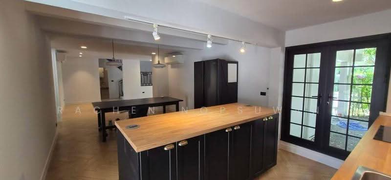 Panya Pattanakarn Village, Bangkok, Soi Phatthanakarn 30, Suan Luang, Bangkok, 5 Bedrooms, 1,600 sqm, Single Detached House For Rent, by Rachen Nopsuwan, 9096769 - DDproperty.com