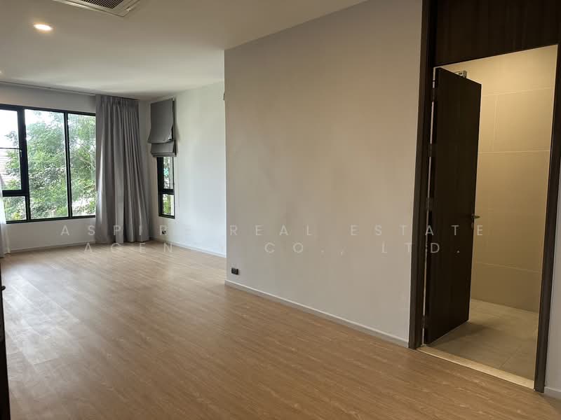 [ขายพร้อมผู้เช่า] บ้านเดี่ยว 3 ชั้น สไตล์โมเดิร์นลอฟท์ พร้อมสระว่ายน้ำส่วนตัว สุขุมวิท 71, กรุงเทพ, พระโขนง, คลองเตย, กรุงเทพ, 700 ตร.ม., บ้านเดี่ยว ขาย, โดย Aspire Real Estate Agency Co., Ltd., 9210545 - DDproperty.com