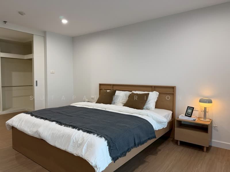Lumpini Place Narathiwas-Chaopraya, Bangkok, 1298 Rama 3 Road, Chong Nonsi, Yan Nawa, Bangkok, 2 Bedrooms, 135 sqm, Condo For Sale, by Sutapat Pariwong, 9296763 - DDproperty.com